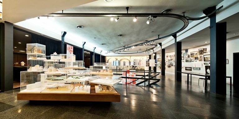 Exposició 15+15