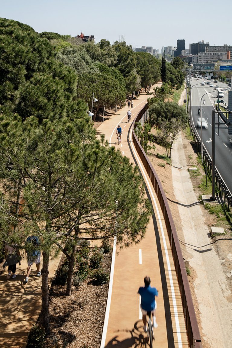 Connexió ciclable i per als vianants entre Barcelona i Esplugues de Llobregat