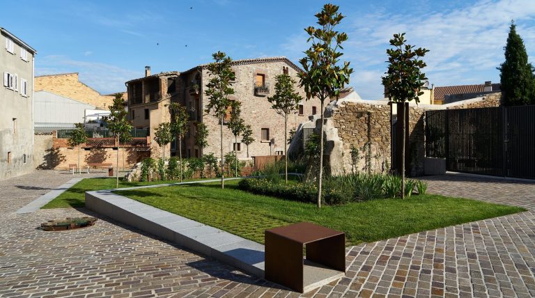 Plaça de la Vila de Sant Fruitós de Bages