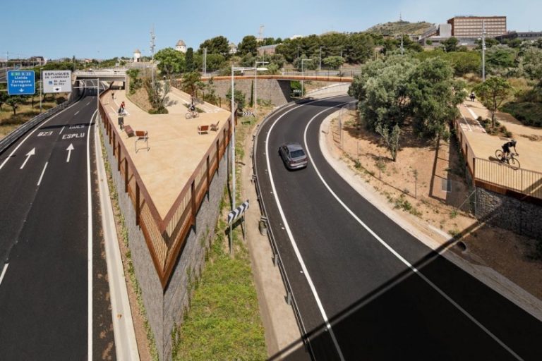 Urbannext es fa ressò del carril bici Barcelona-Esplugues.