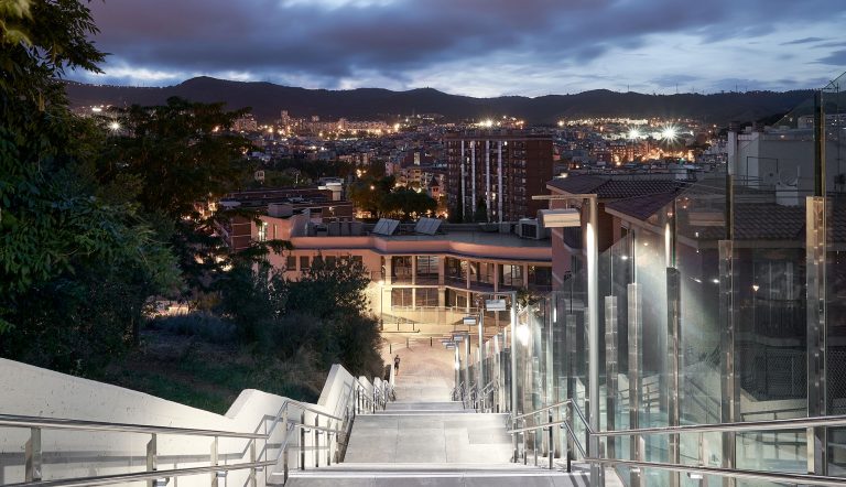 Ascensor inclinat a la Font d’en Fargues al districte d’Horta Guinardó