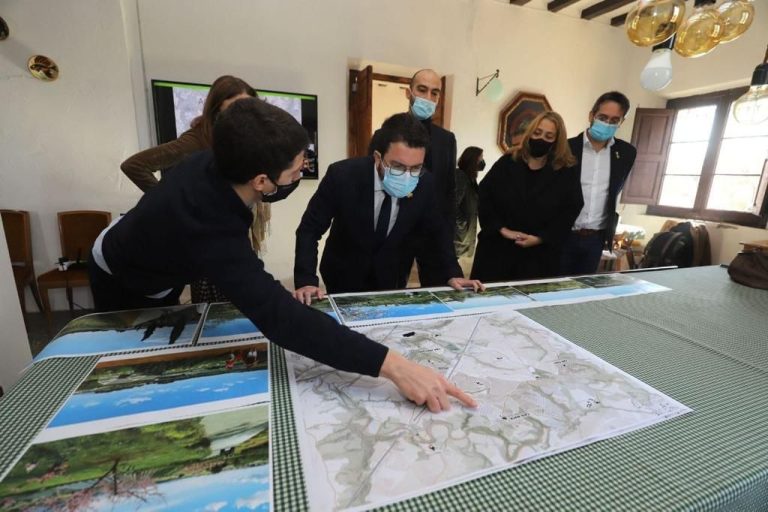 El president de la Generalitat, Pere Aragonès, coneix de primera mà el projecte de l’Agroparc Penedès.