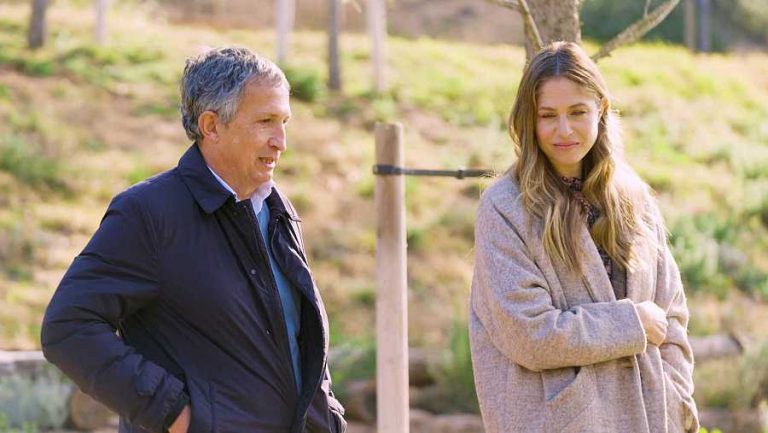 El programa ‘Planeta R’ entrevista a Enric Batlle per a RTVE al Camí del bosc de Roques Blanques.