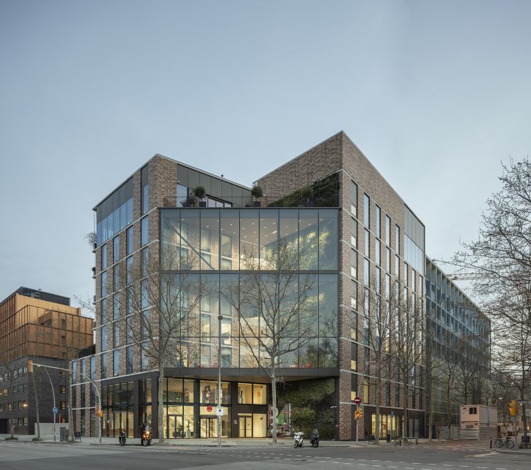 Edifici TBS Education Barcelona