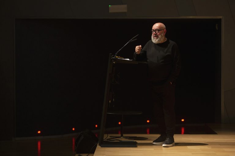 Joan Roig ofereix aquest divendres 20/10 la conferència «XL» organitzada per ARQUIN-FAD en el marc de la «Barcelona Design Week».