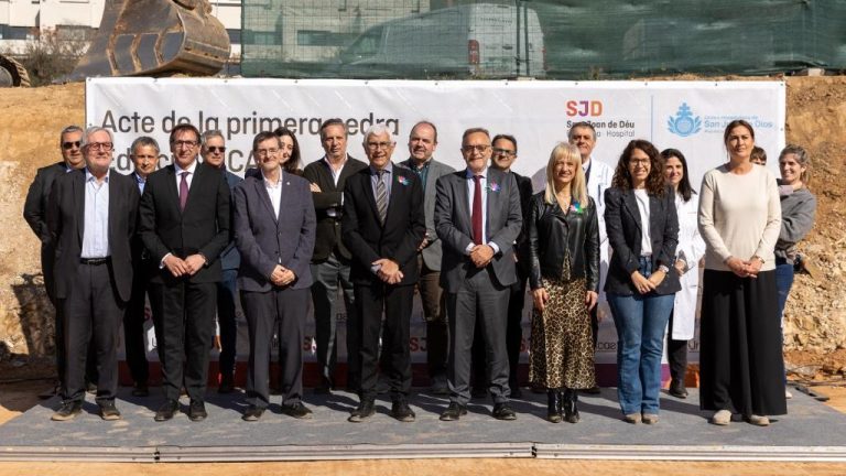 Comencen les obres de l’edifici Úniques SJD al complex Porta Diagonal amb l’acte simbòlic de la col·locació de la seva primera pedra.