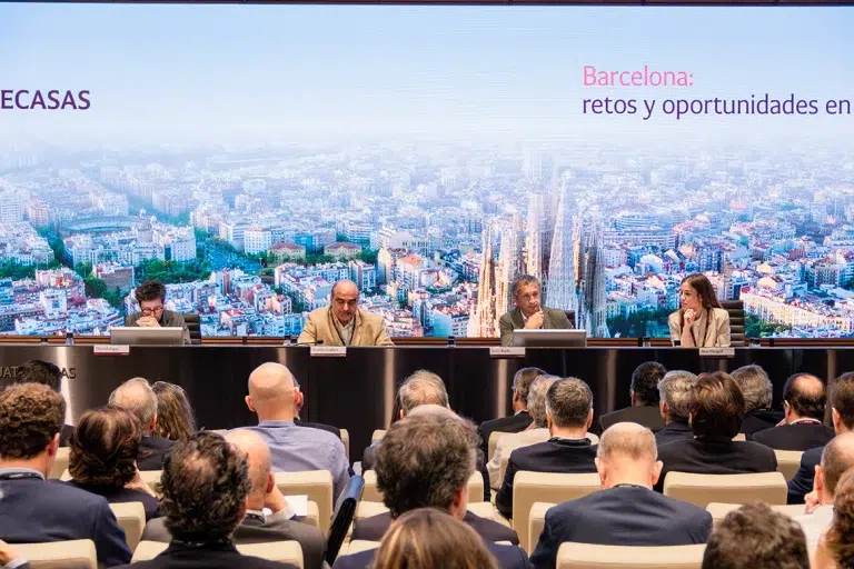 Enric Batlle participa a la taula rodona “Barcelona: reptes i oportunitats en el sector immobiliari”
