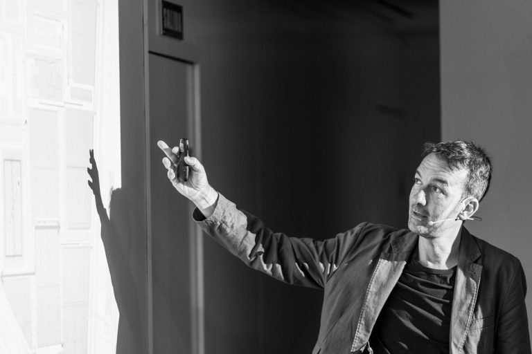 L’Estadi Johan Cruyff va formar part de l’última sessió de Graderies al Roca Gallery Madrid.