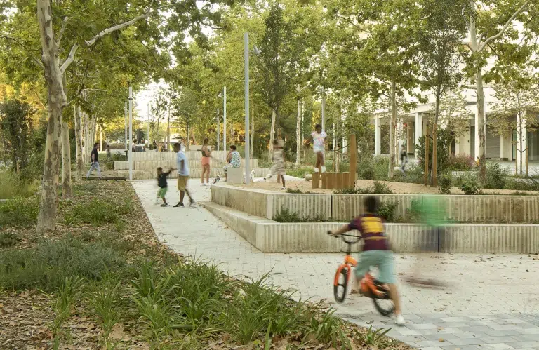 La Rambla de la Girada de Vilafranca del Penedés seleccionada finalista en els Premis Mapei 2024 a l’Arquitectura Sostenible.