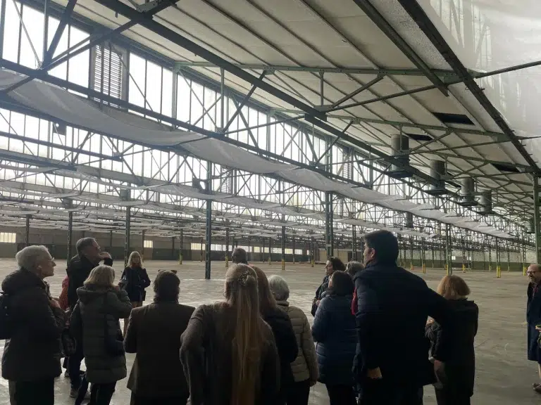 Visita a l’antiga fàbrica la Mercedes, futur ecobarri a Barcelona