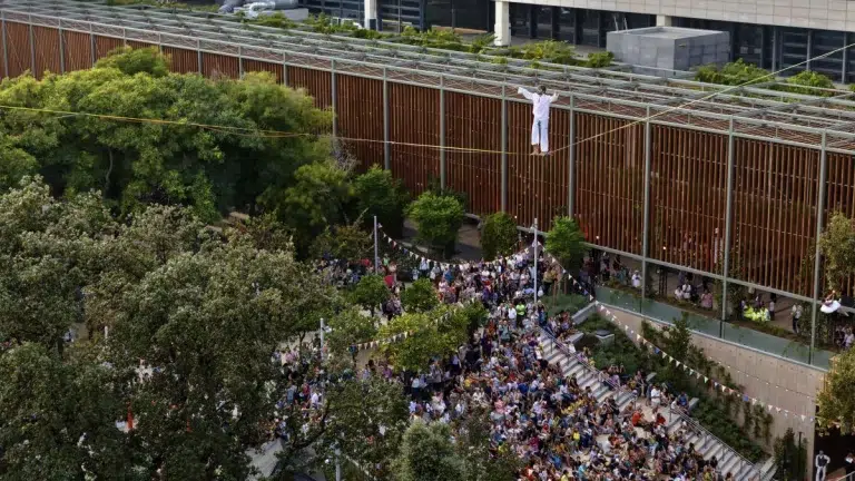 S’inaugura la reforma de L’Illa Diagonal i els Jardins de Sant Joan de Déu